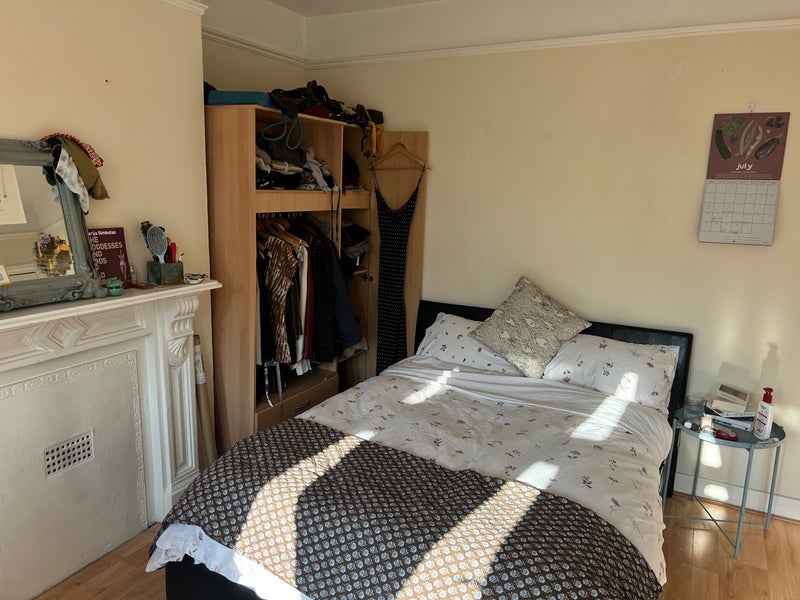 Room Phoebeth Road in Greater London