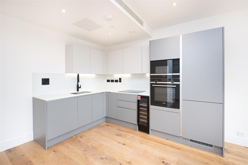 Flat Worgan Street in Greater London