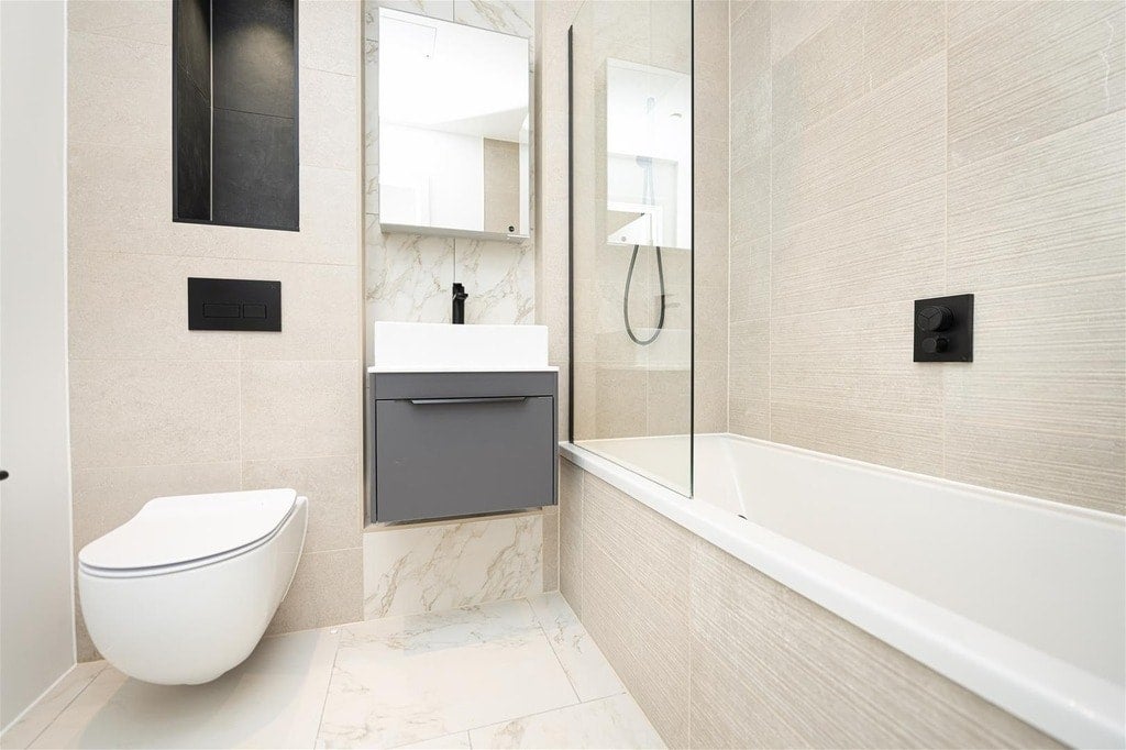 Flat Worgan Street in Greater London