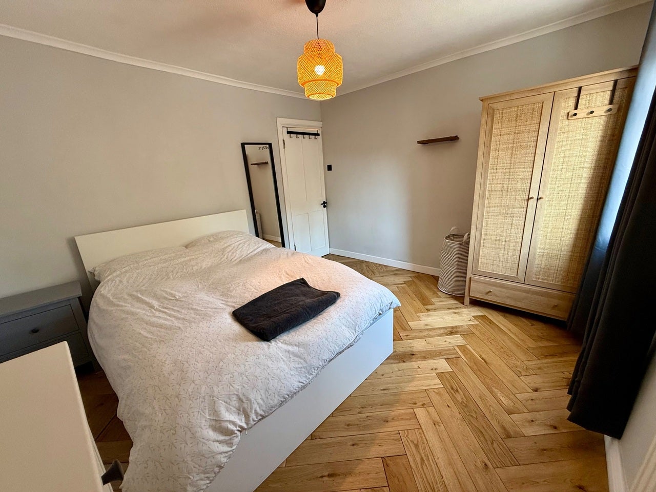 Room Westfield Road in Greater London