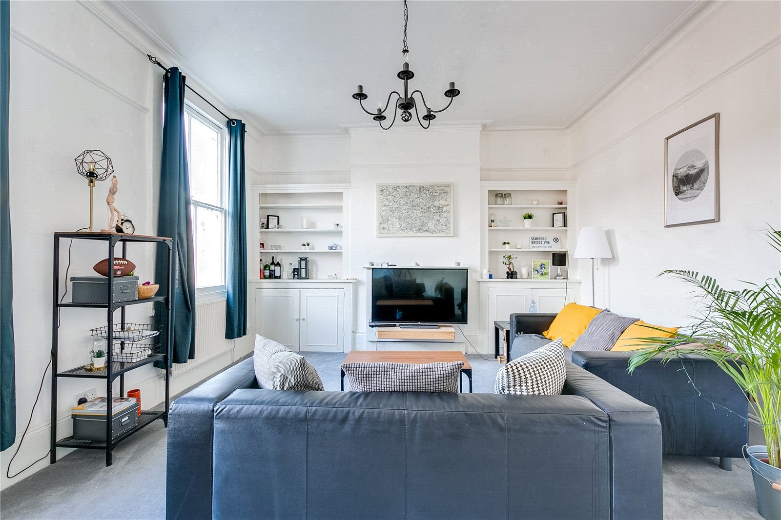 Flat Moore Park Road in Greater London