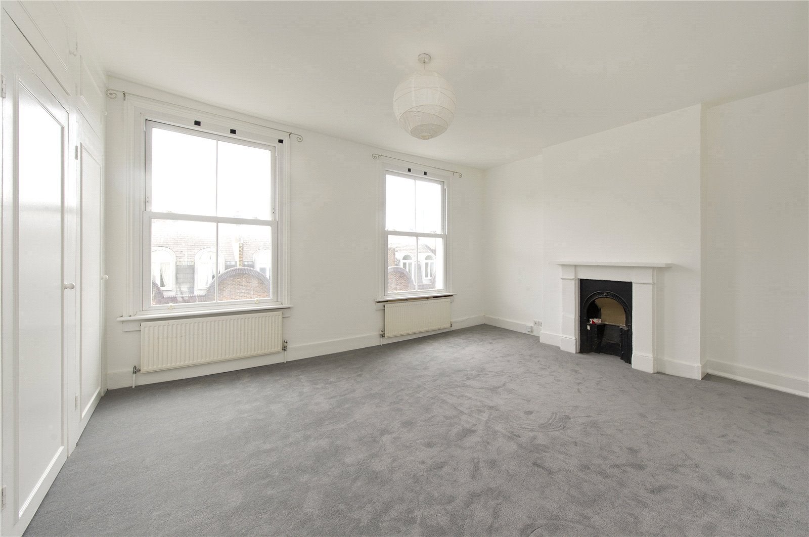 Flat Moore Park Road in Greater London