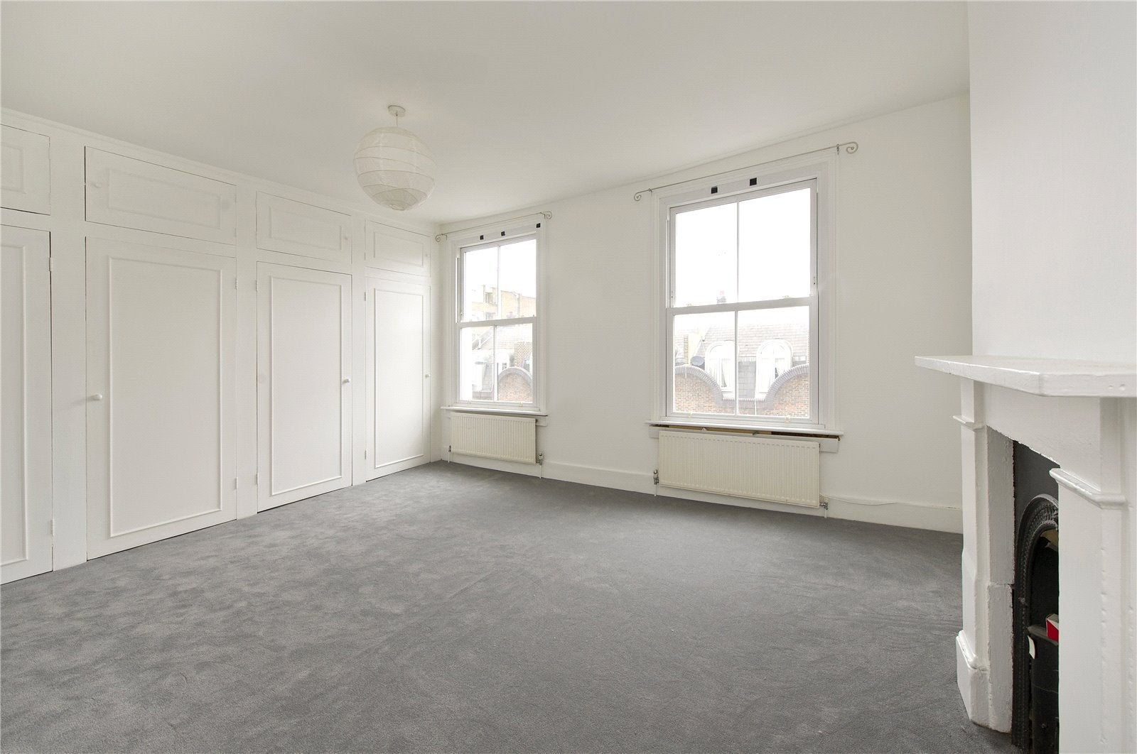 Flat Moore Park Road in Greater London