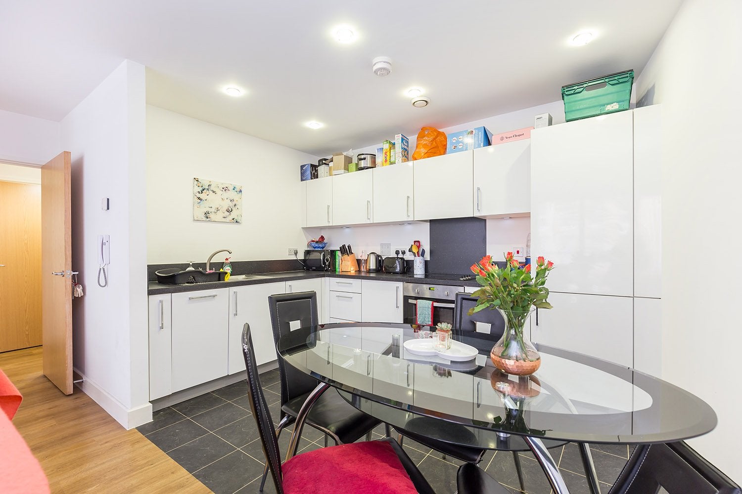 Flat Oxley Square in Greater London