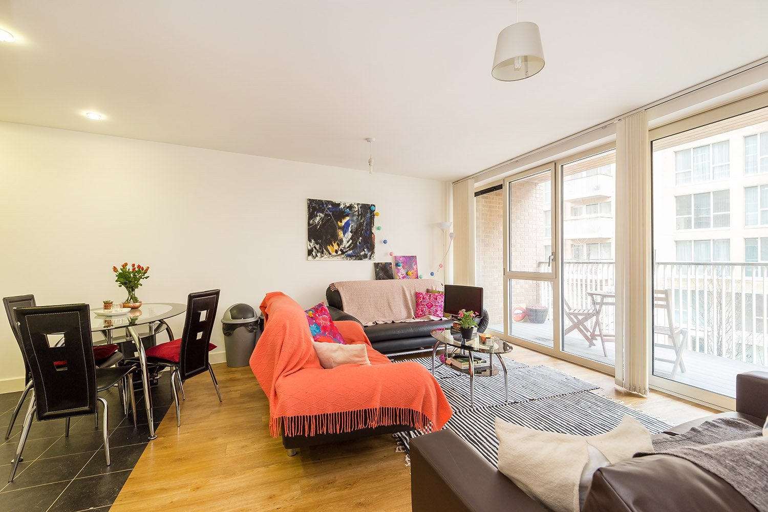 Flat Oxley Square in Greater London