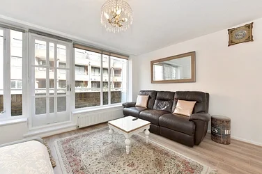 Flat Warwick Road in Greater London