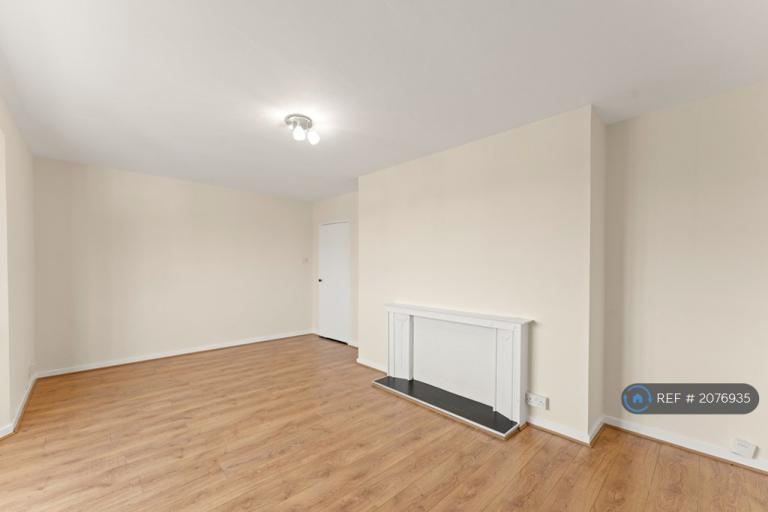 Flat Grand Drive in Greater London