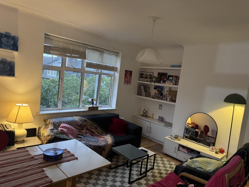 Flat Haverstock Hill in Greater London
