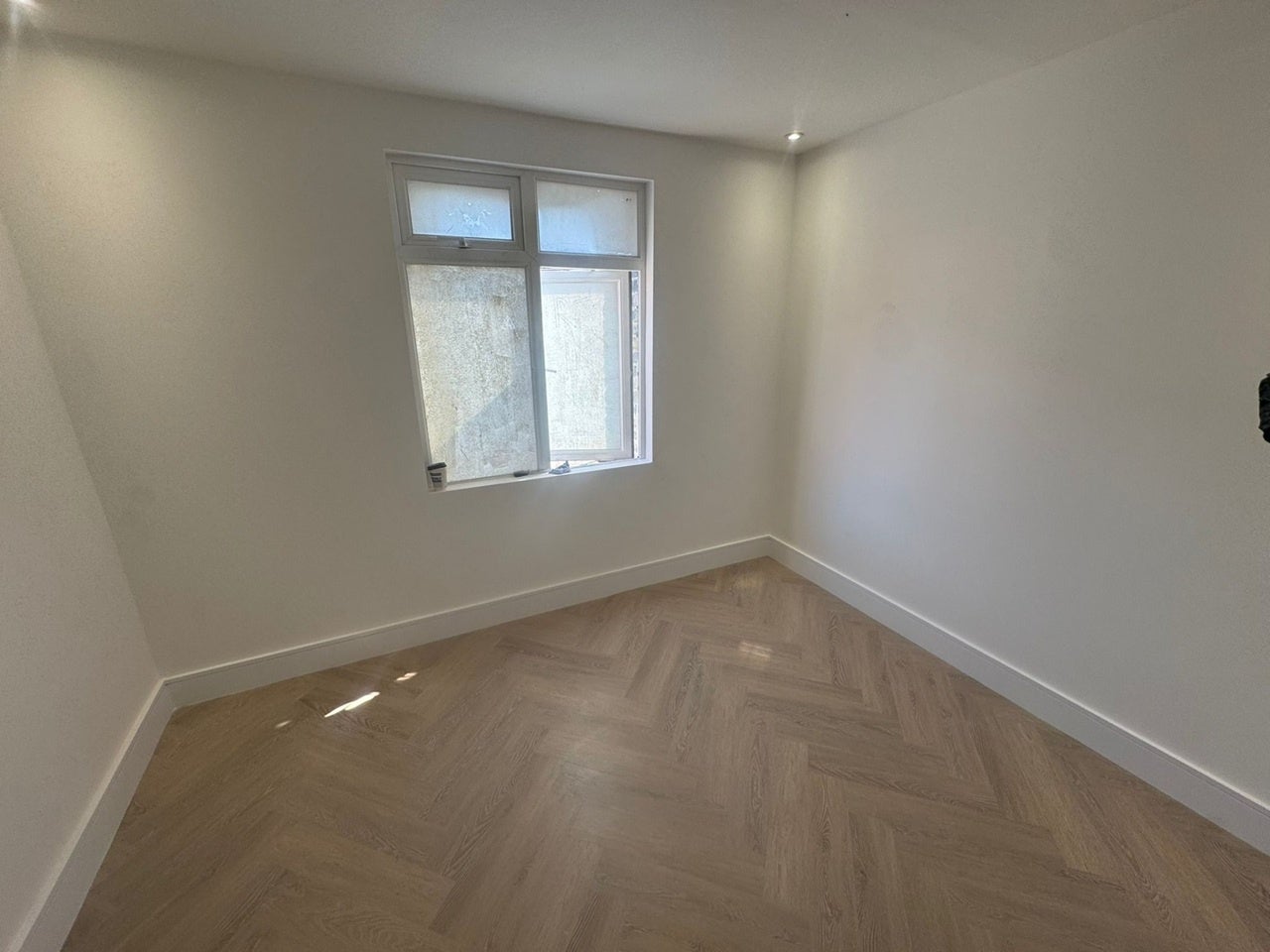 Flat Peascod Street in Windsor