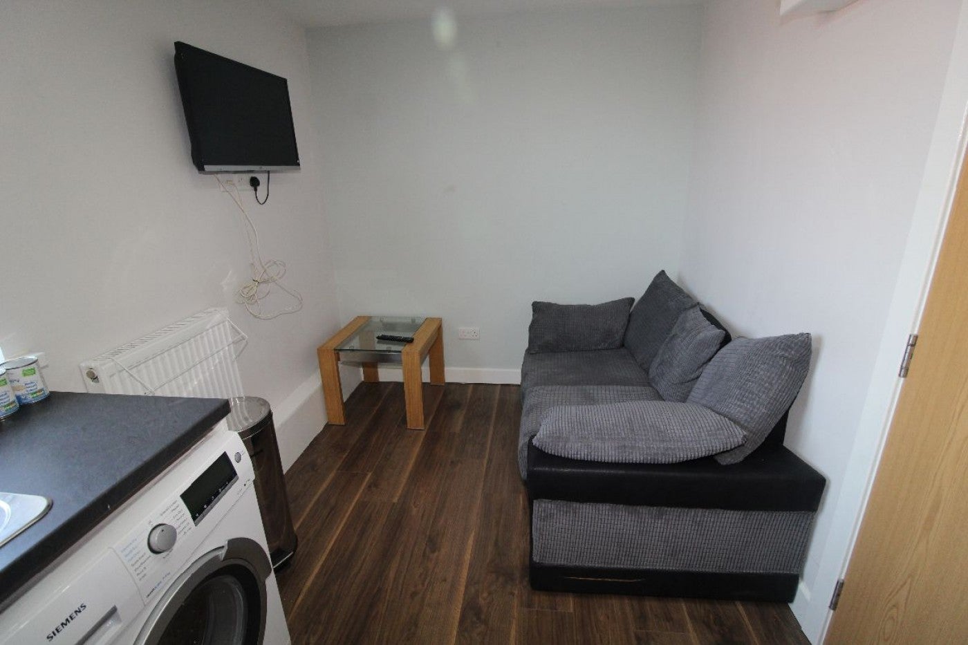 Flat Hawkins Street in Preston