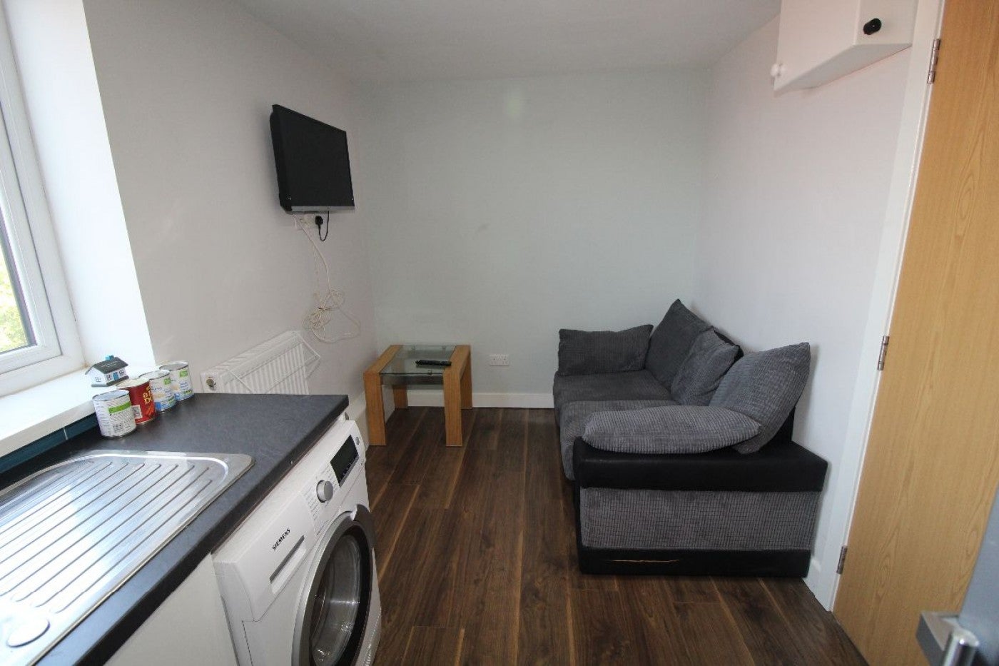 Flat Hawkins Street in Preston
