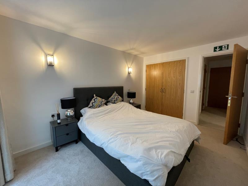Flat Empire Way in Greater London