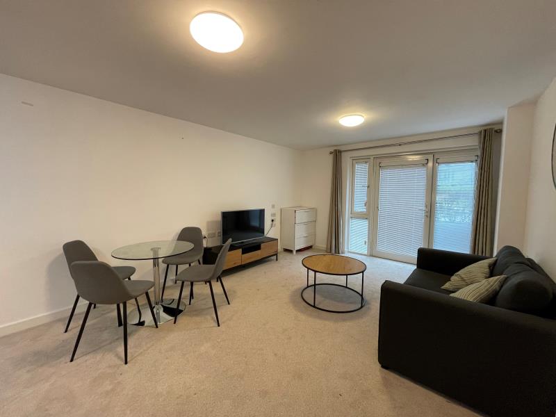 Flat Empire Way in Greater London