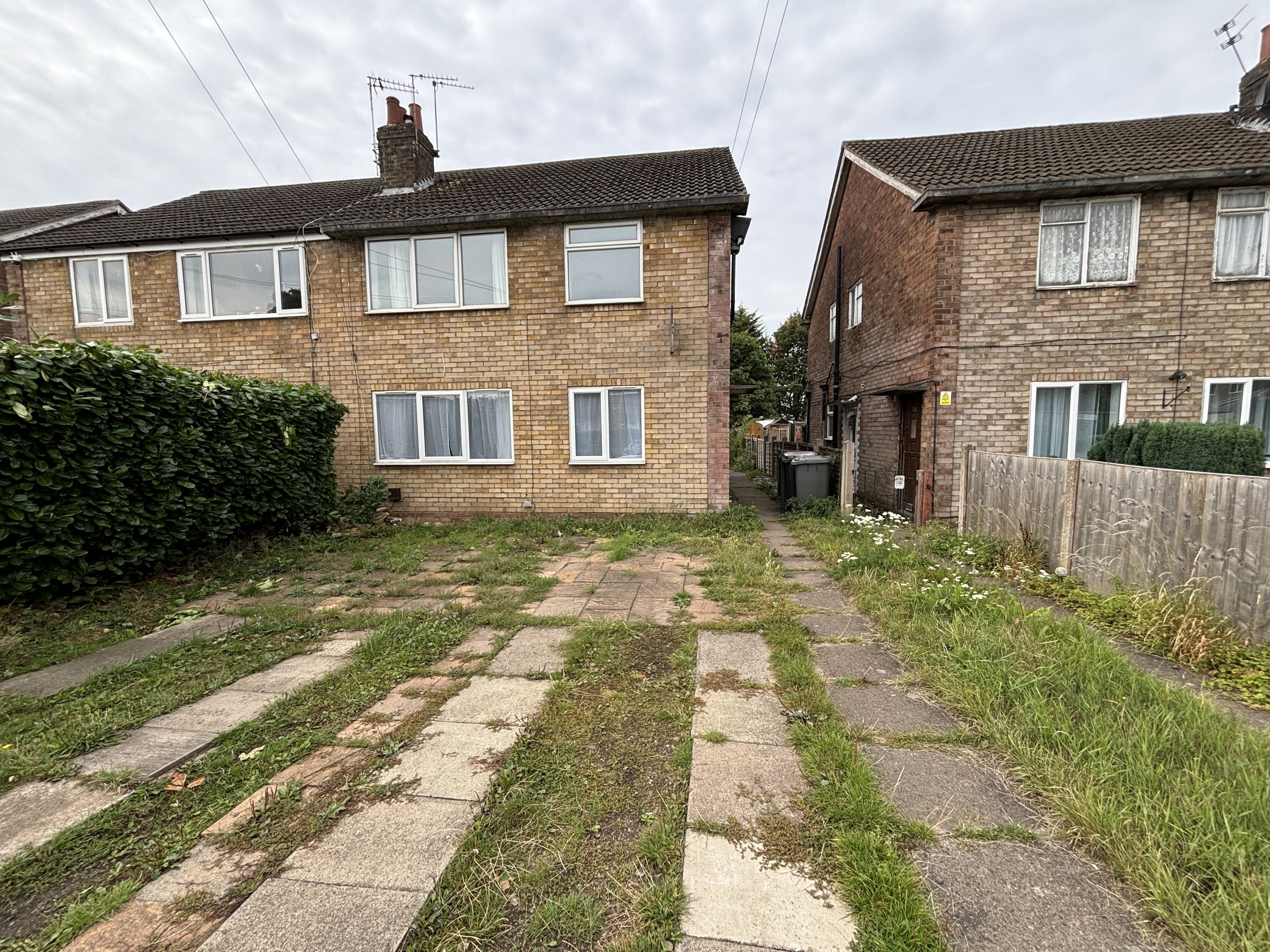 Flat Tudor Road in Nuneaton and Bedworth