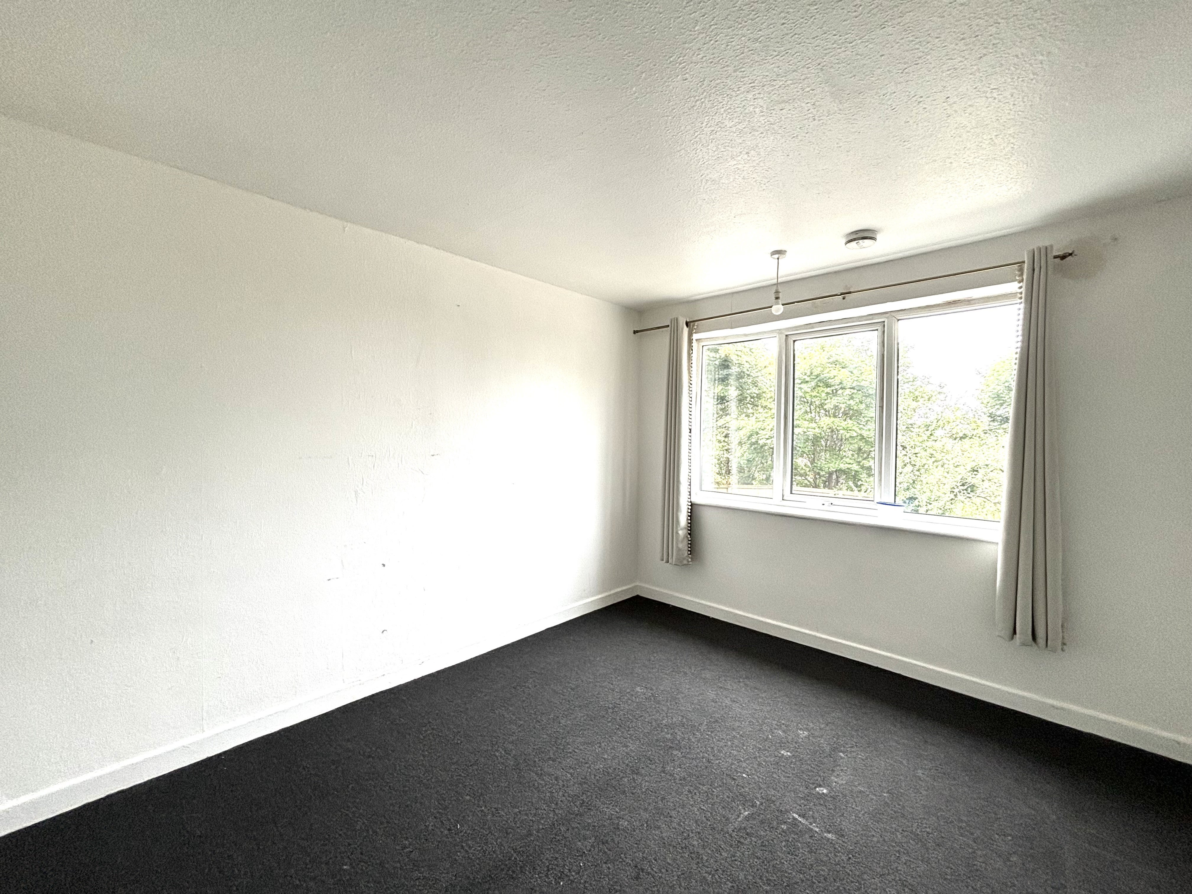 Flat Tudor Road in Nuneaton and Bedworth
