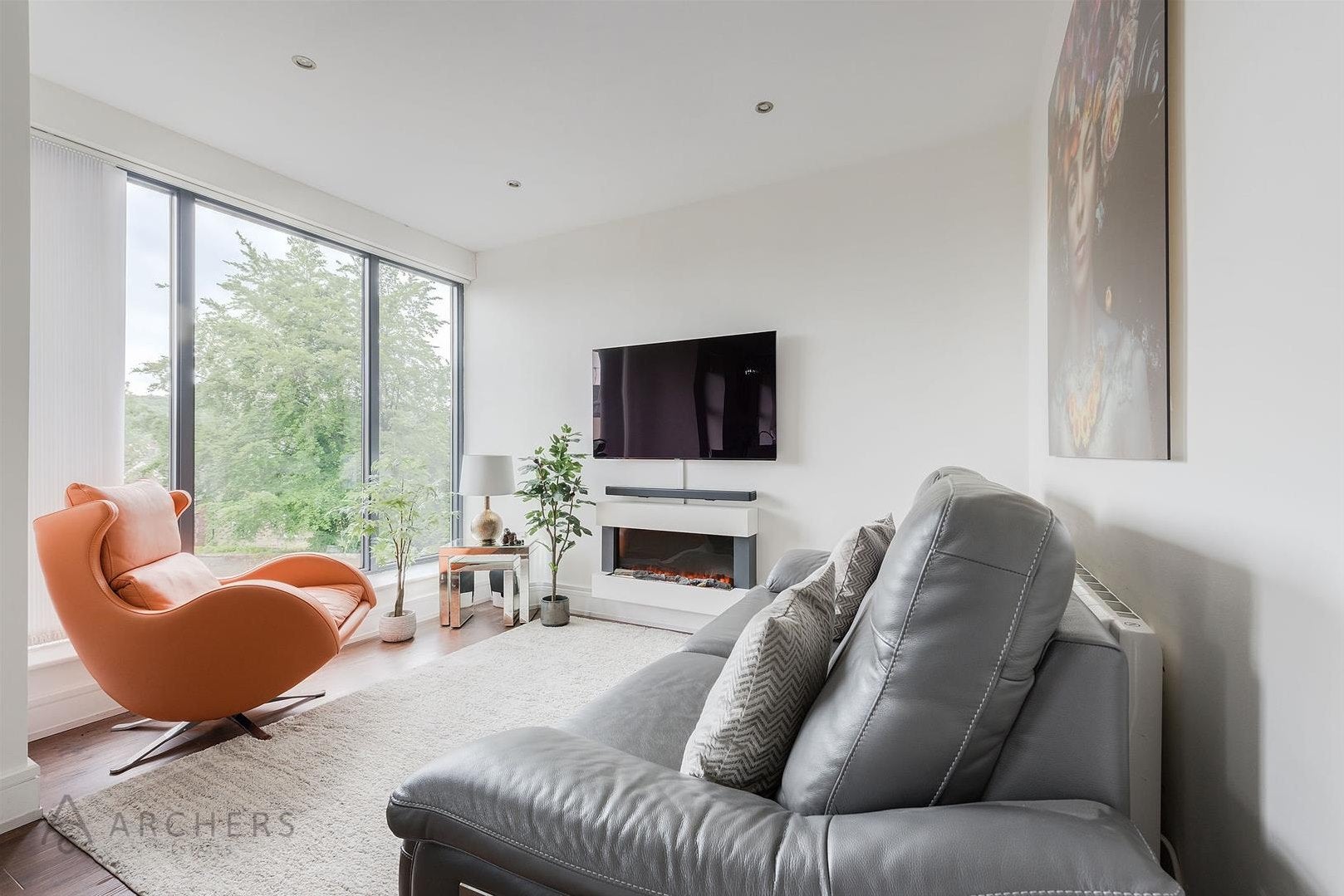 Flat Nethergreen Road in Sheffield