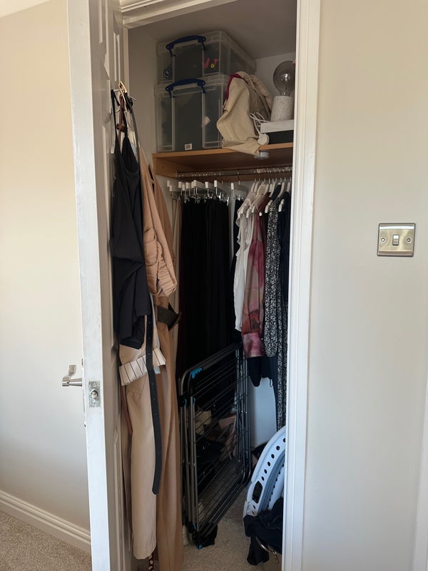 Room Leyland Road in Bathgate
