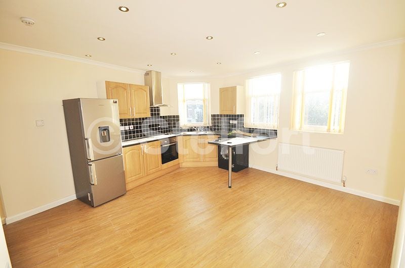 House Warrender Road in Greater London
