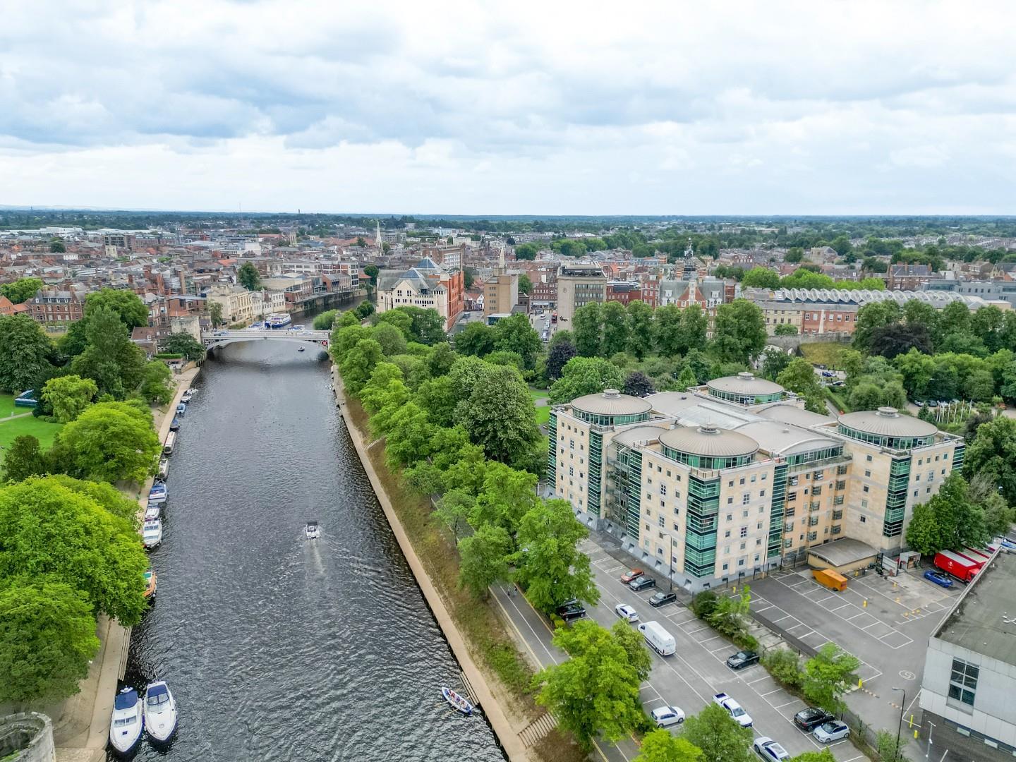 Flat Leeman Road in York