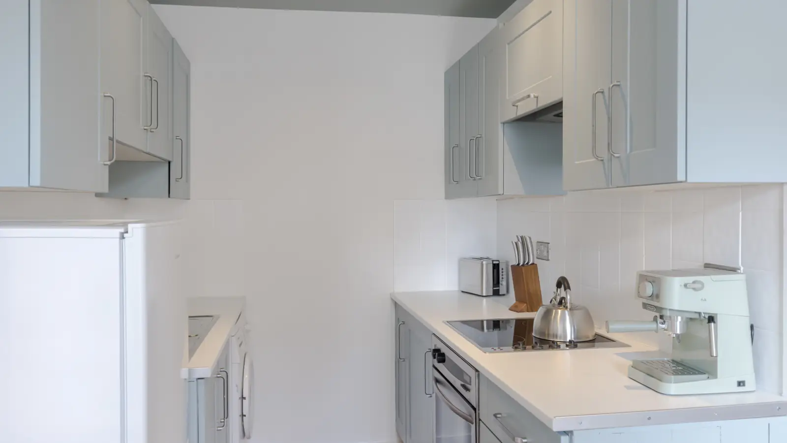 Flat Sotheby Road in Greater London