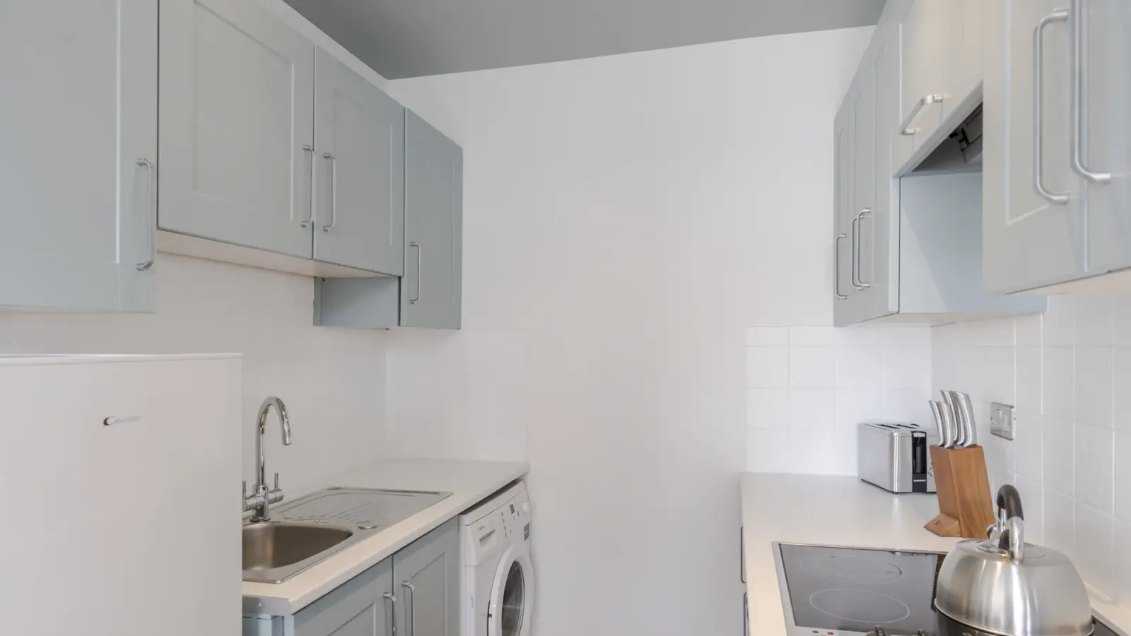 Flat Sotheby Road in Greater London
