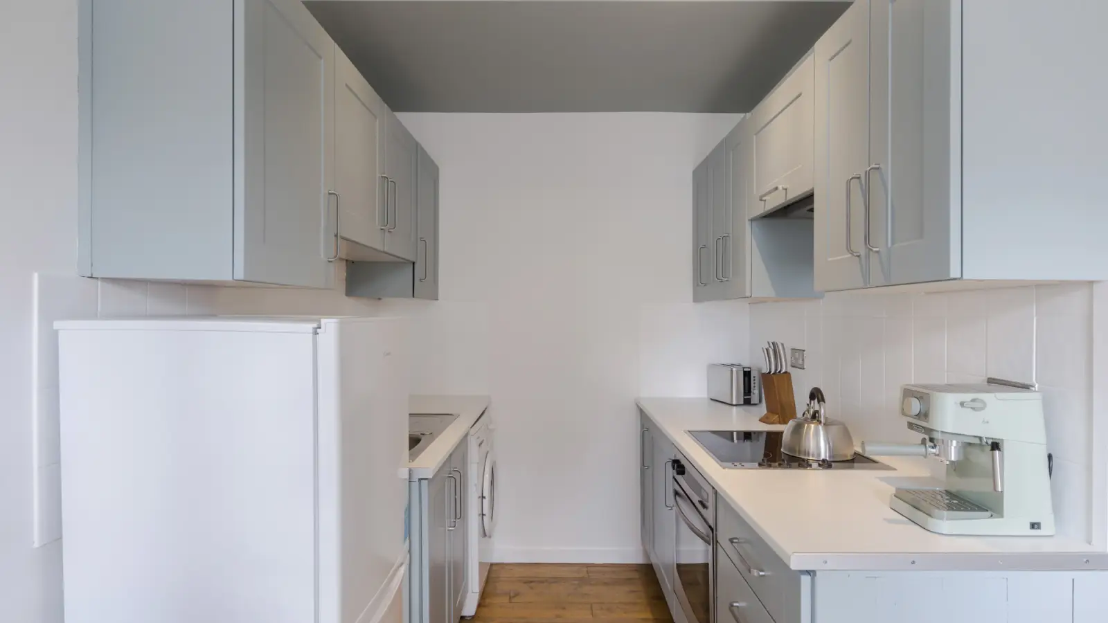 Flat Sotheby Road in Greater London