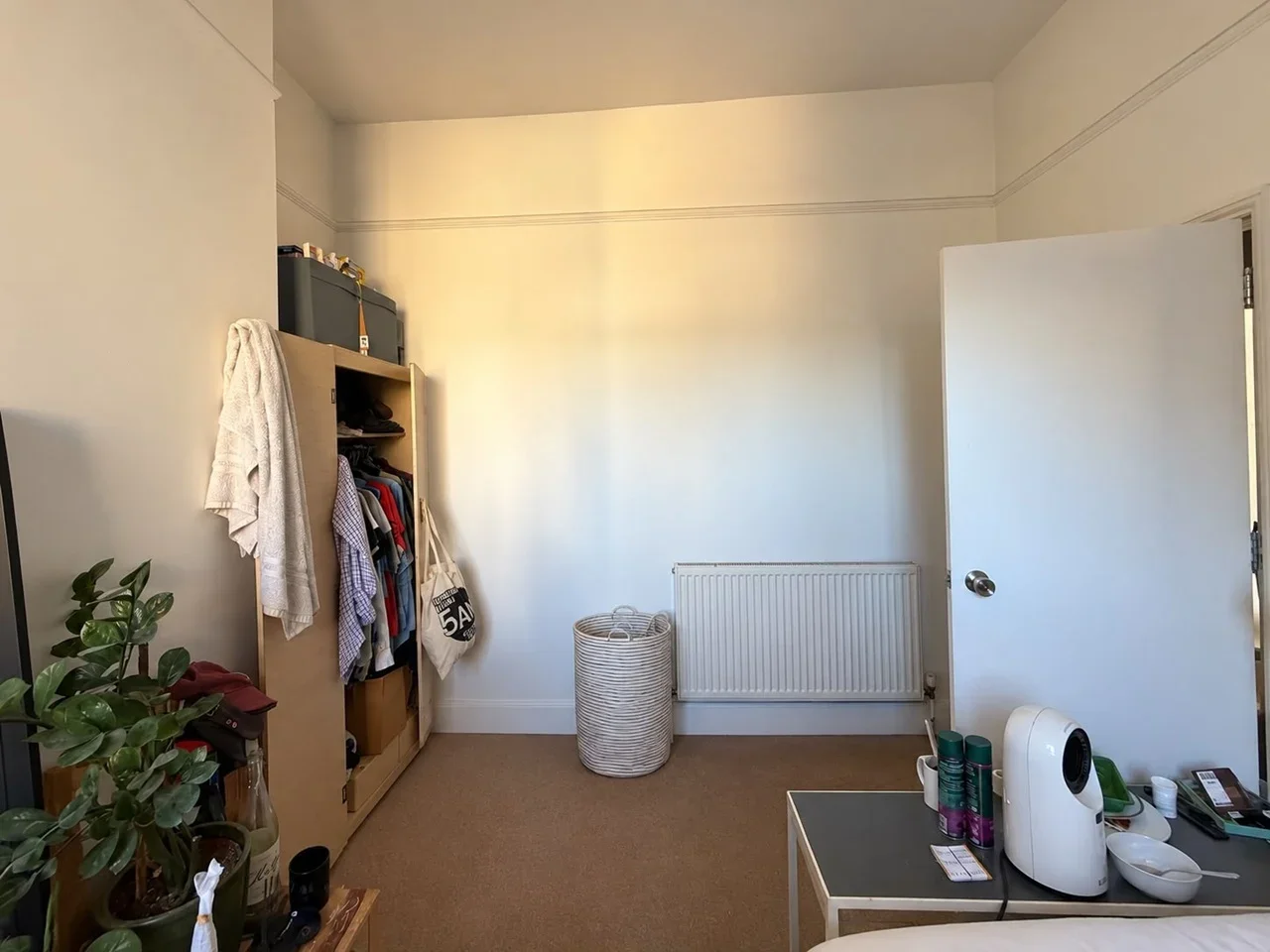 Room Solon Road in Greater London