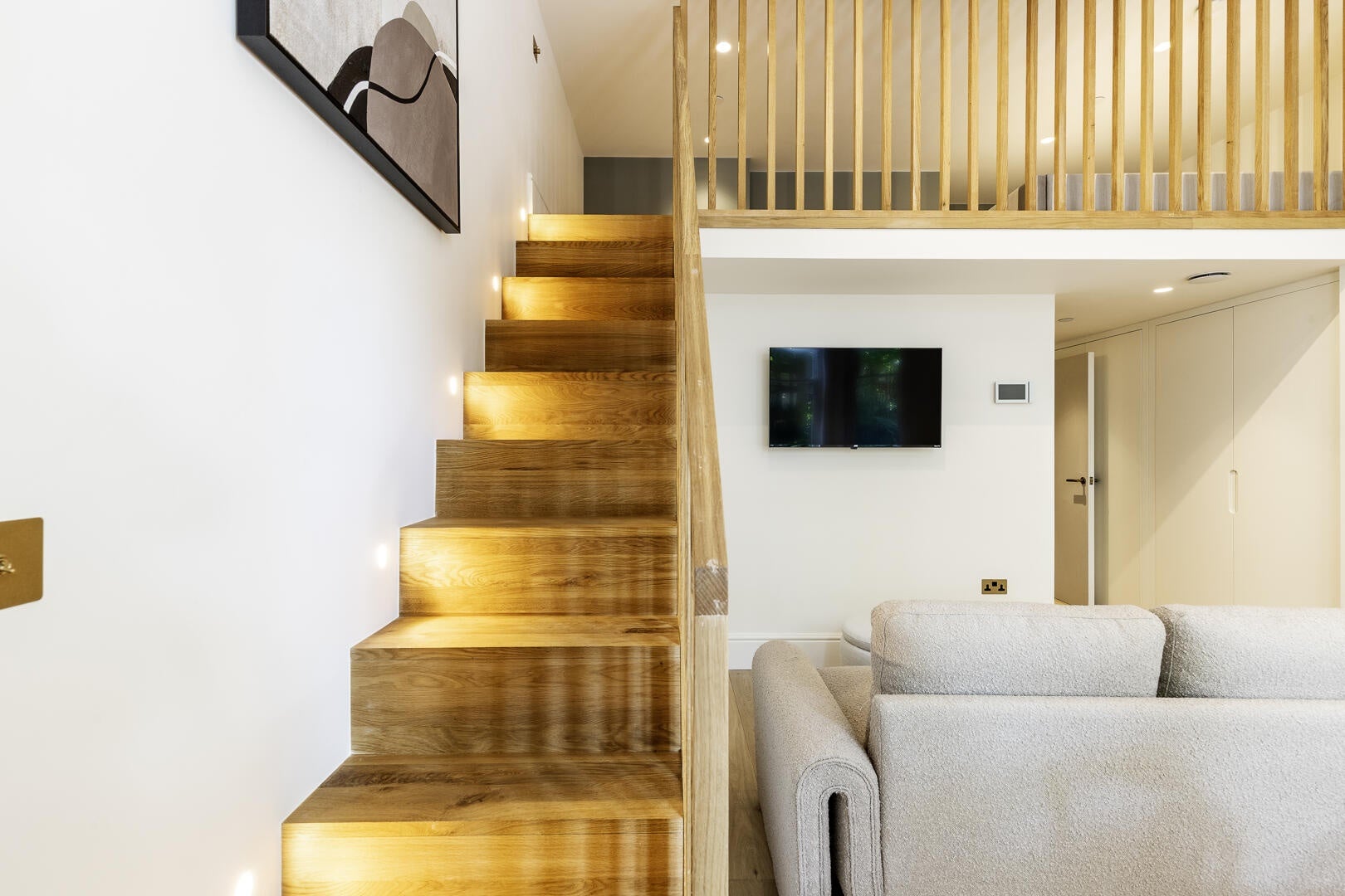 Flat Bramham Gardens in Greater London
