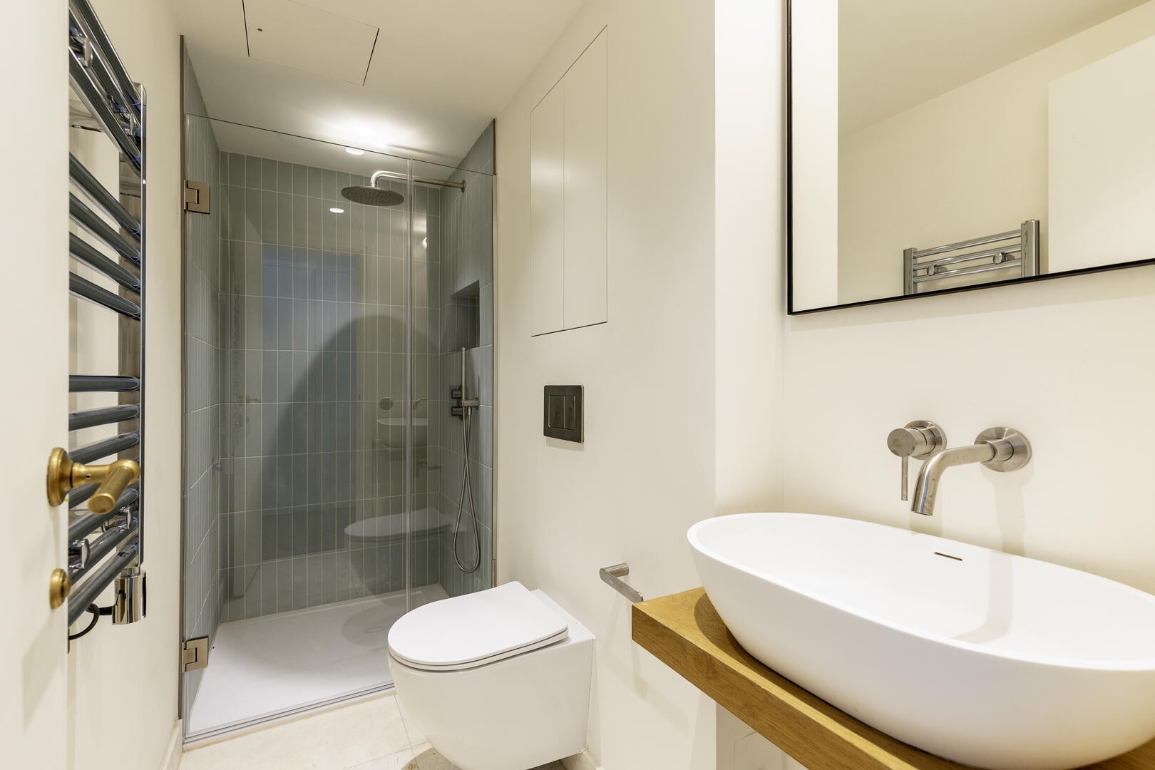 Flat Bramham Gardens in Greater London