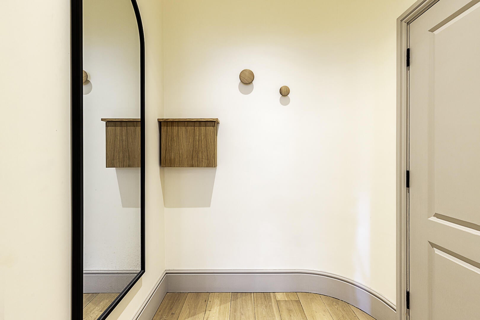 Flat Bramham Gardens in Greater London
