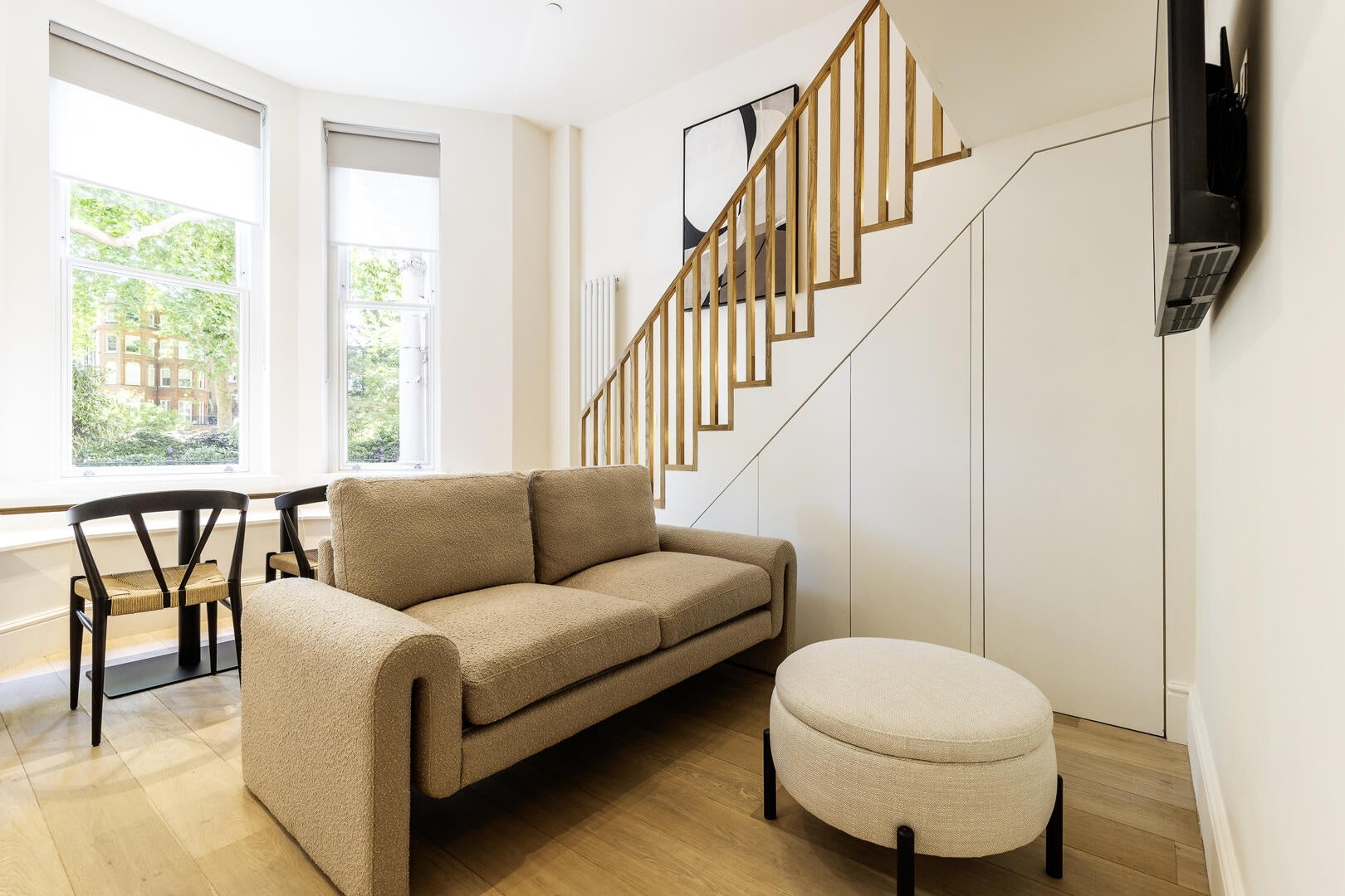 Flat Bramham Gardens in Greater London