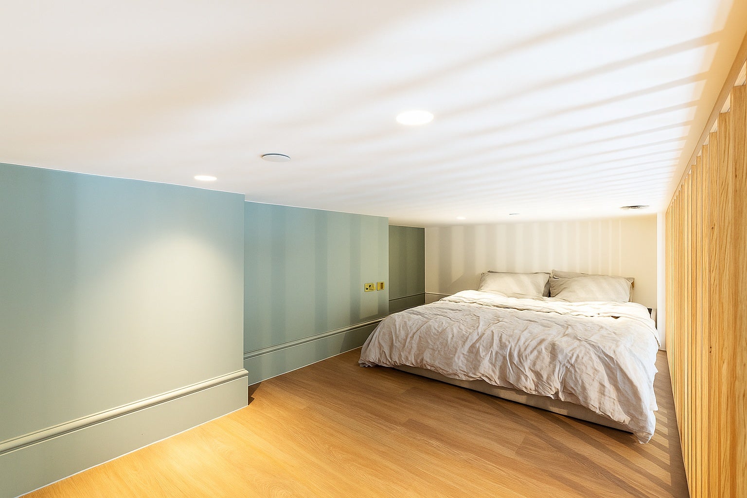 Flat Bramham Gardens in Greater London
