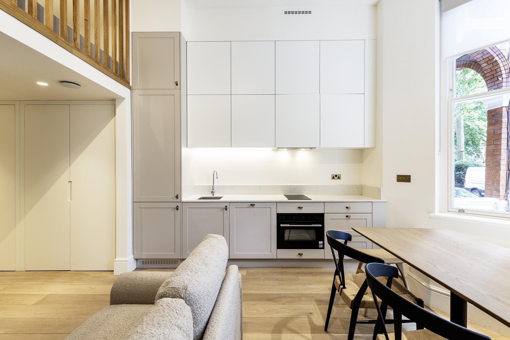 Flat Bramham Gardens in Greater London