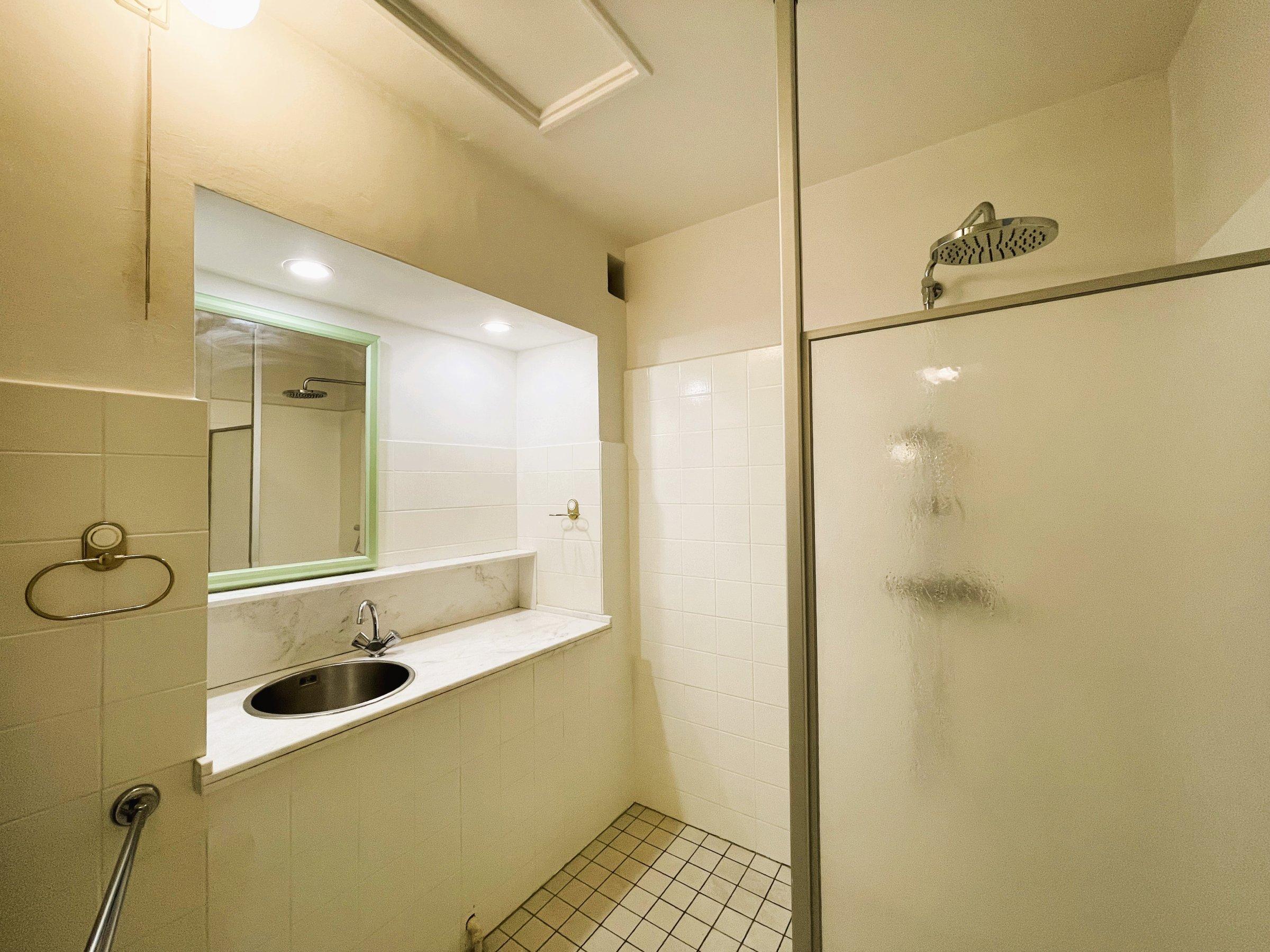 Appartement te huur: Minervaplein, Amsterdam