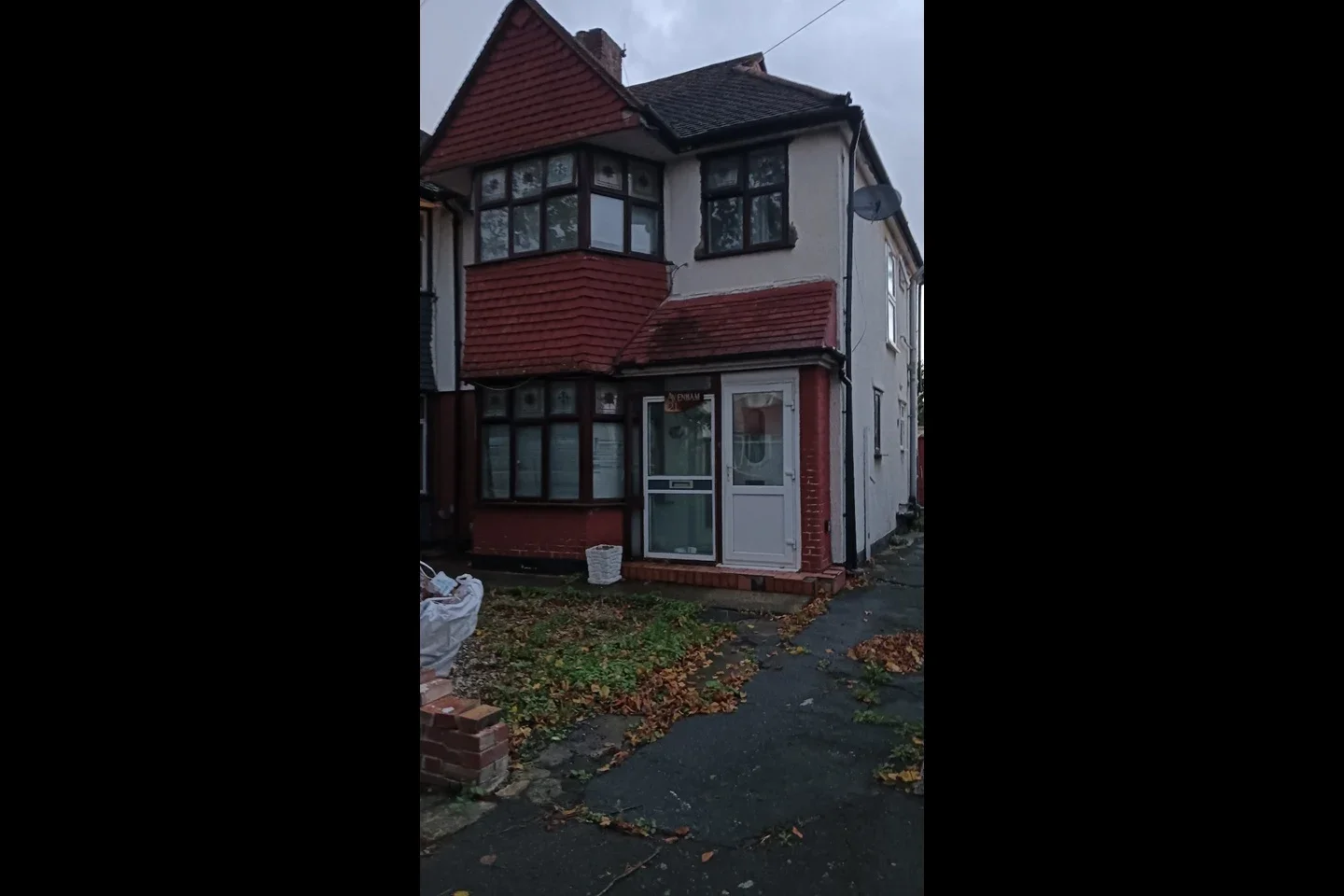 House Daneswood Avenue in Greater London
