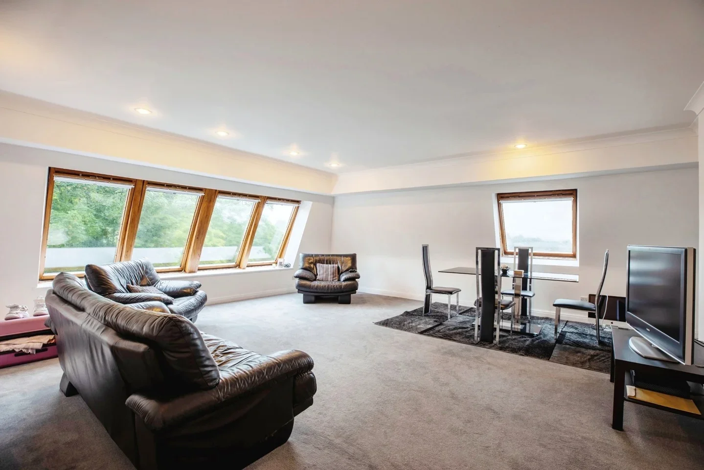 Flat Forestholme Close in Greater London