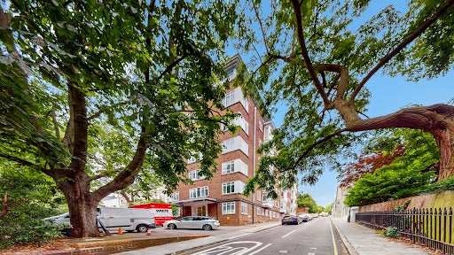 House Holland Park Avenue in Greater London