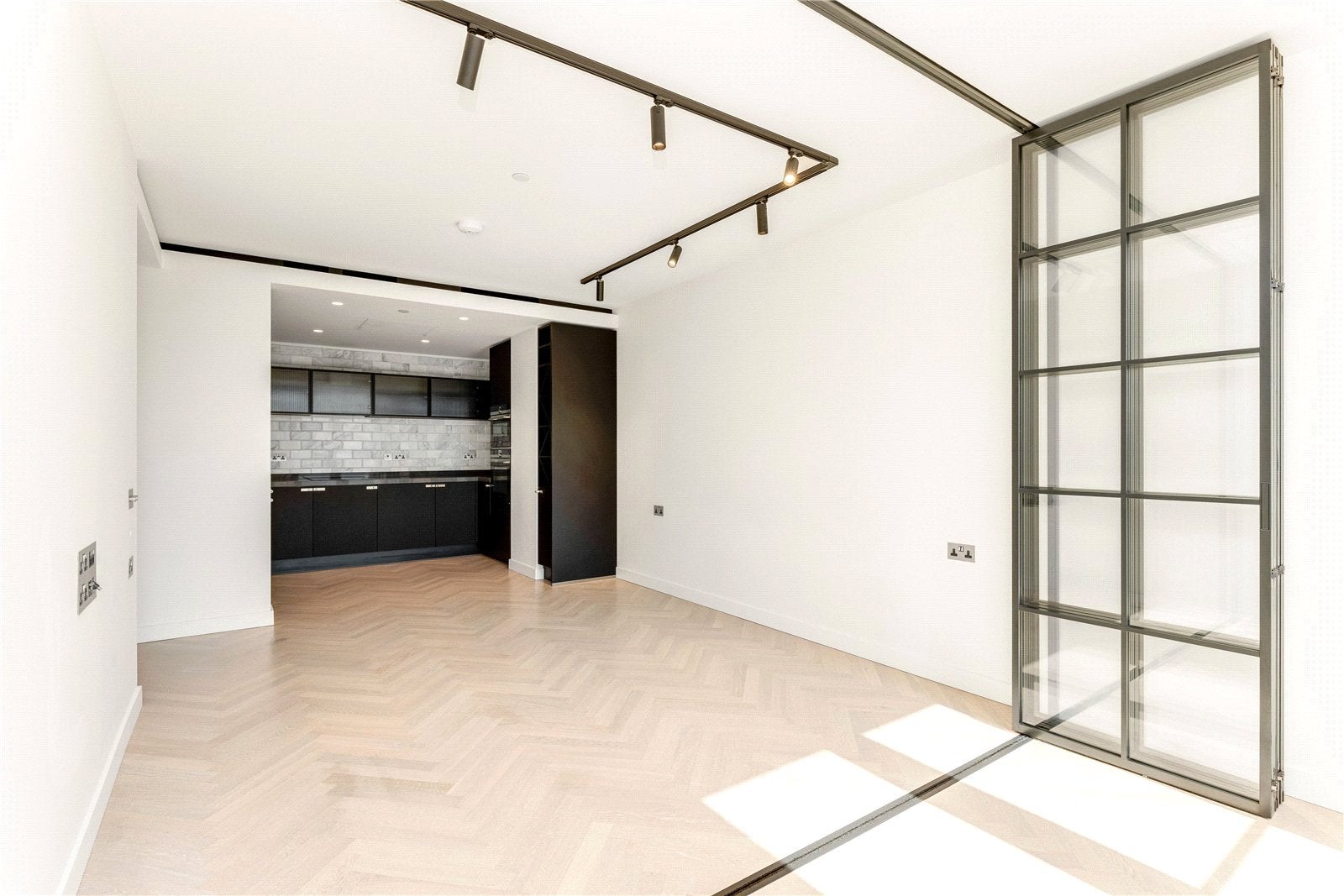 Flat Crown Place in Greater London