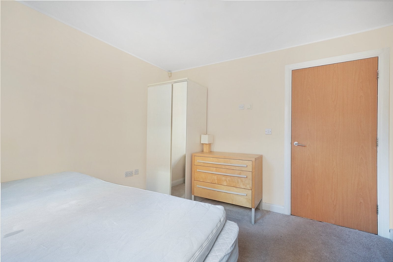 Flat Macleod Street in Greater London