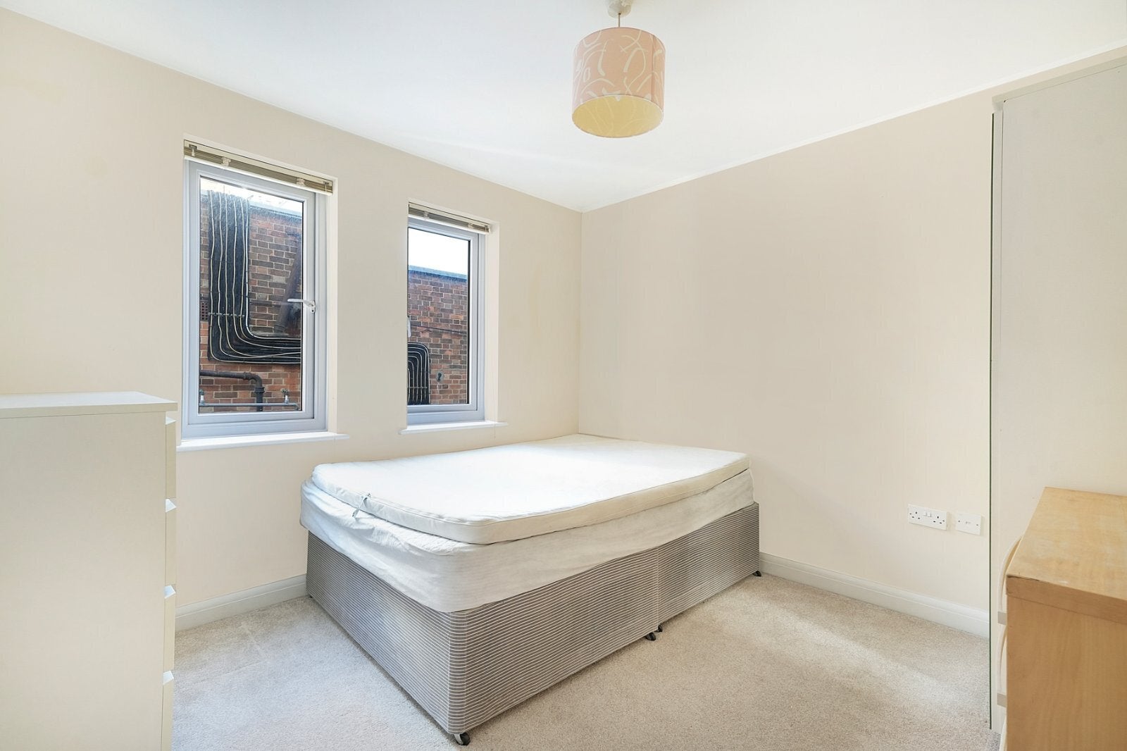 Flat Macleod Street in Greater London