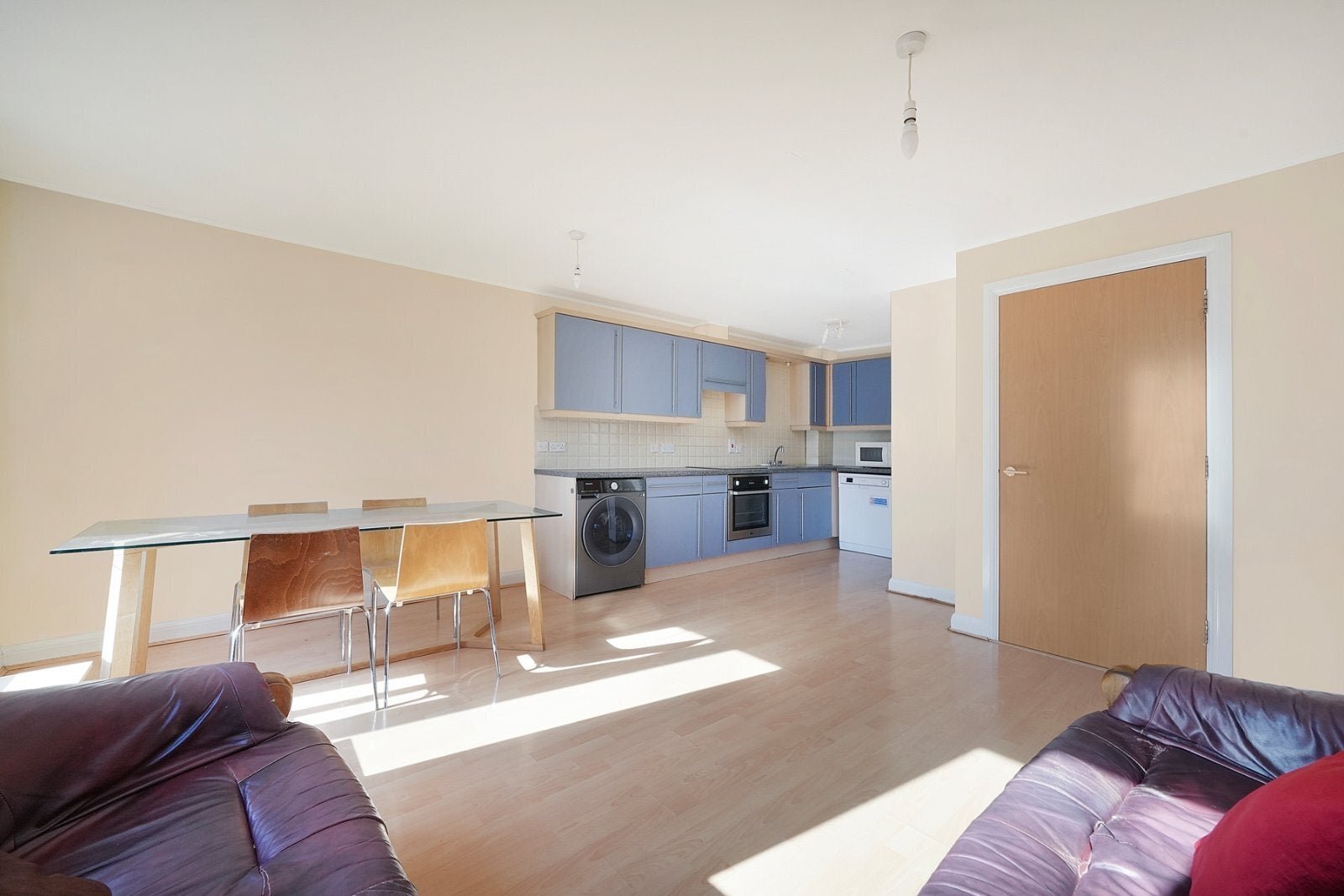 Flat Macleod Street in Greater London