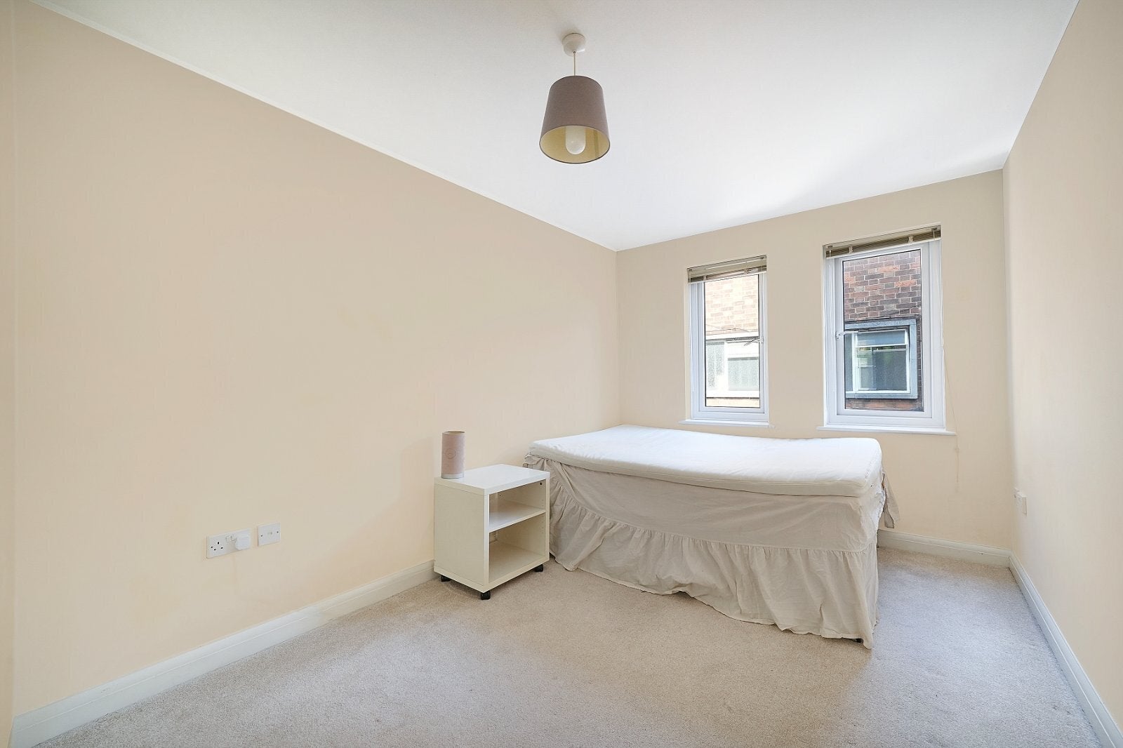 Flat Macleod Street in Greater London