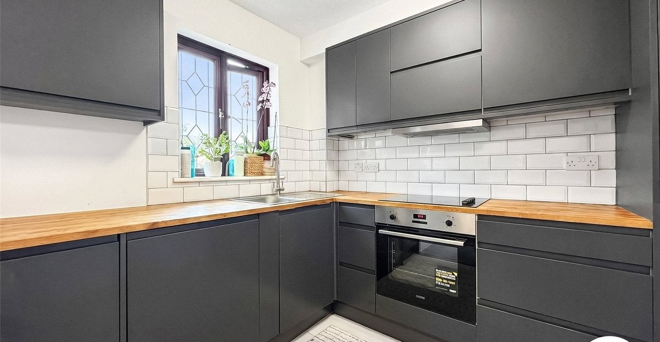 House Surlingham Close in Greater London