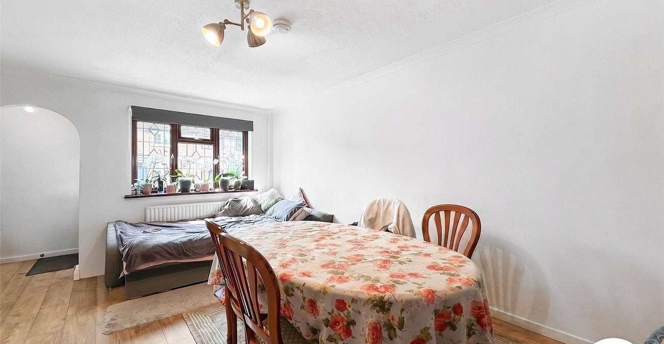 House Surlingham Close in Greater London