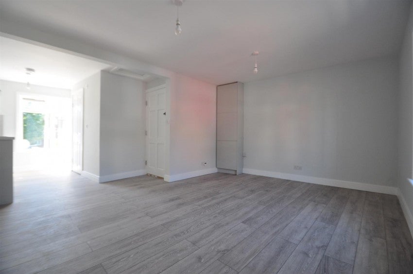 Flat Herbert Road in Greater London