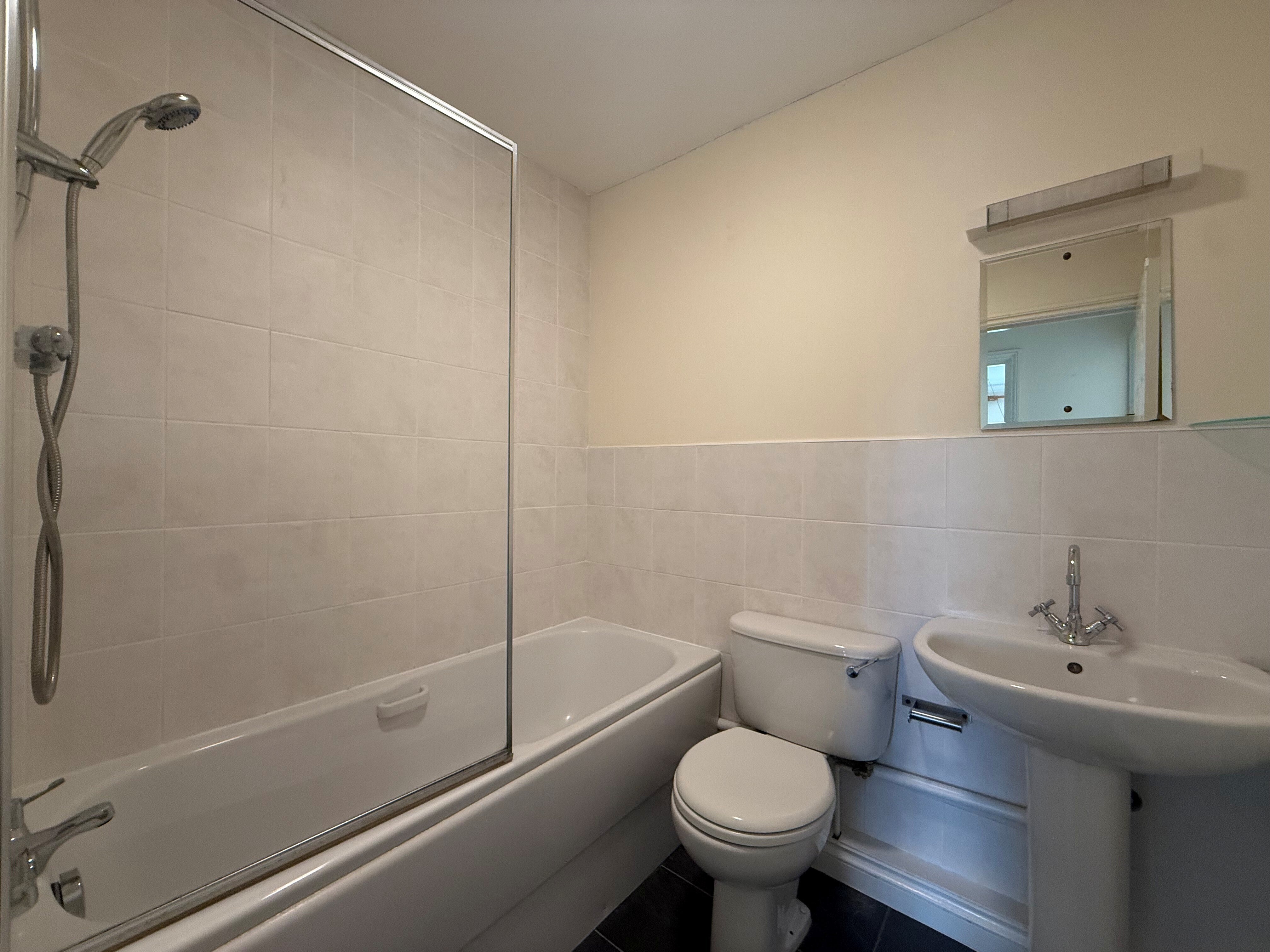 Flat Montfort Close in Test Valley