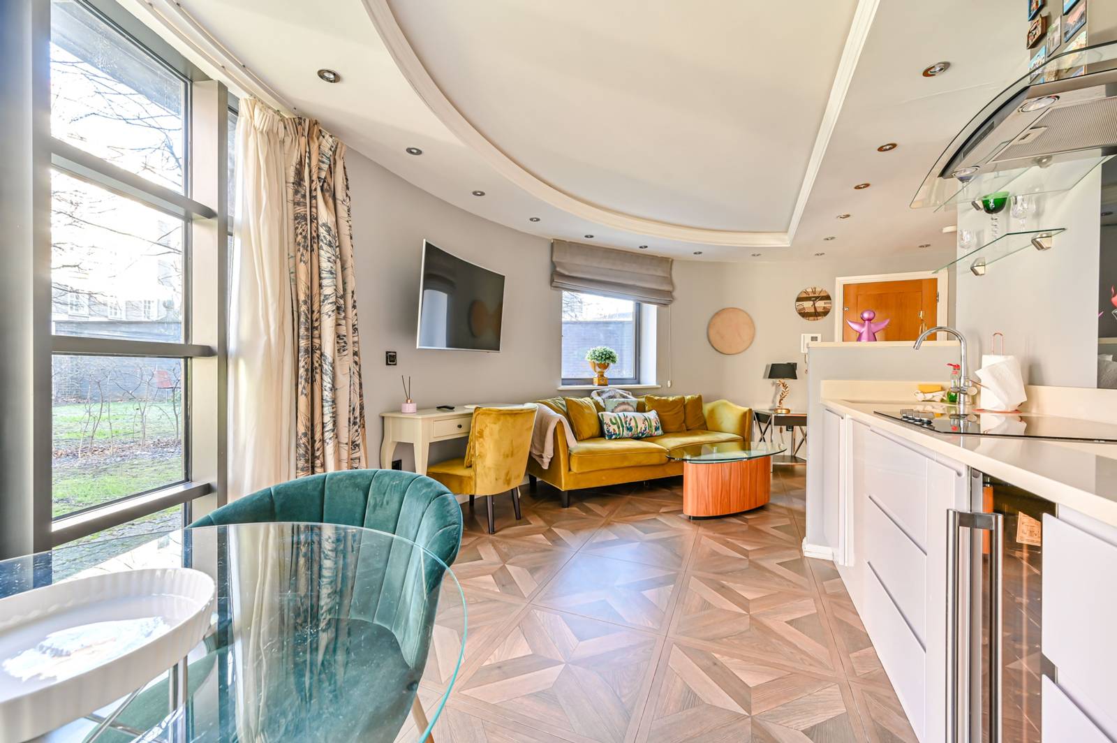 Flat Montaigne Close in City of Westminster