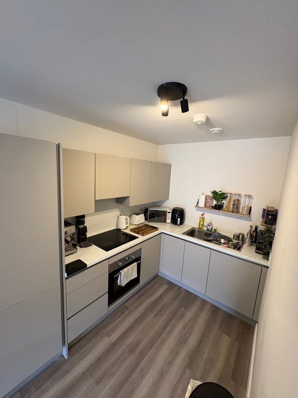 Flat Plum Mews in Greater London