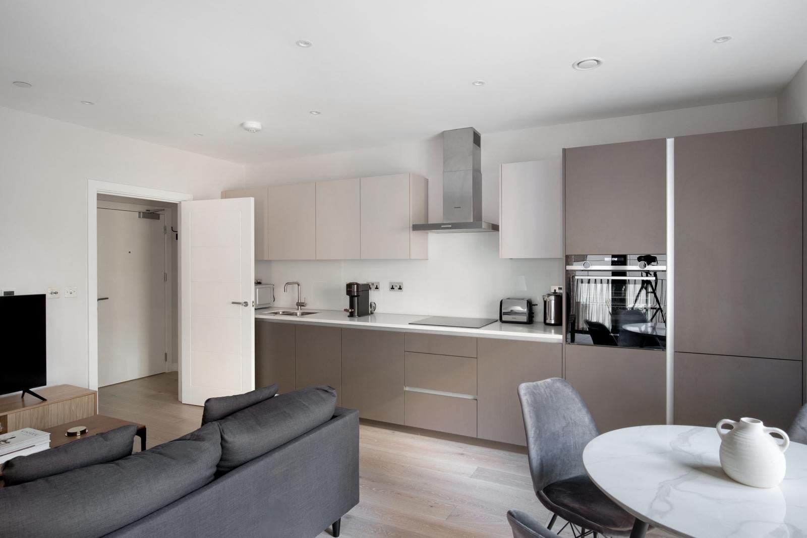 Flat Ufford Street in Greater London