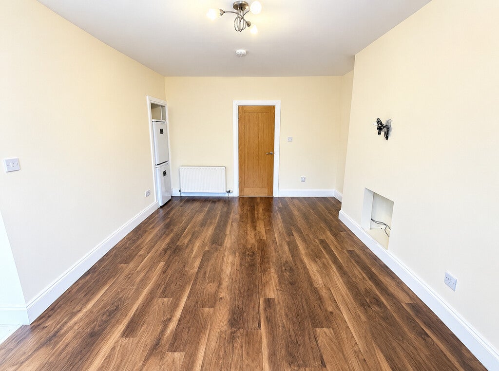 Flat Croftfoot Road in Glasgow